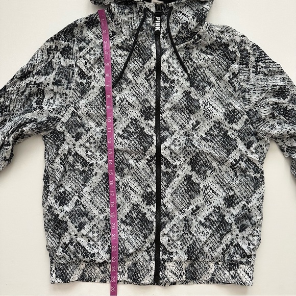 PINK Victoria’s Secret Women’s Windbreaker Size XS - Picture 15 of 16